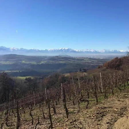 Mansion In Langhe With Pool And Winery Charm 펜션 *